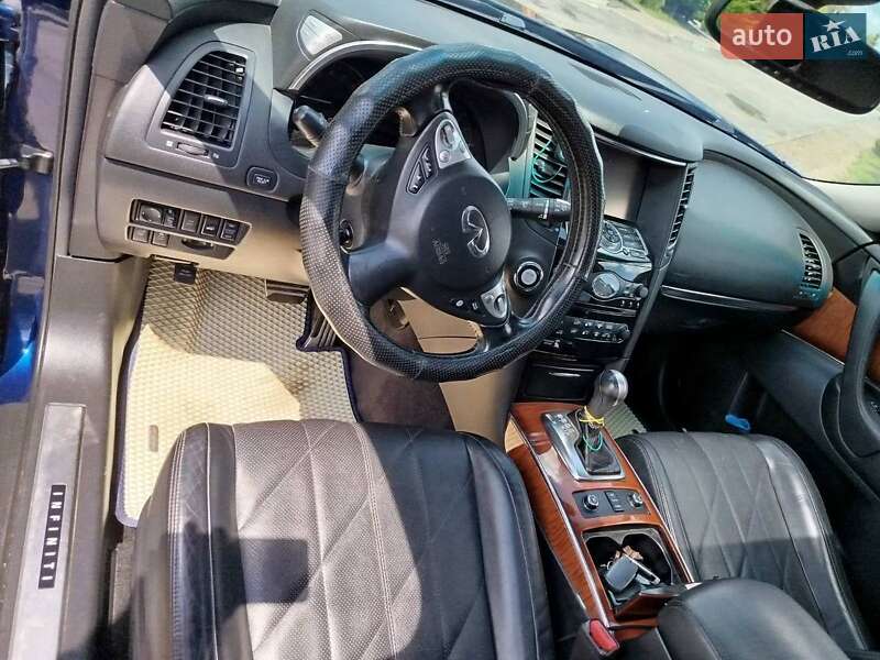 Внедорожник / Кроссовер Infiniti QX70 2015 в Шептицькому