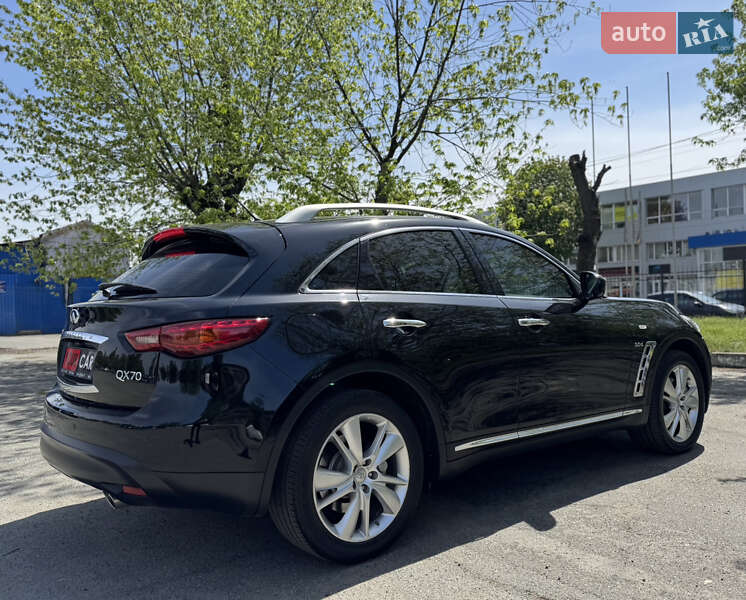 Позашляховик / Кросовер Infiniti QX70 2015 в Києві