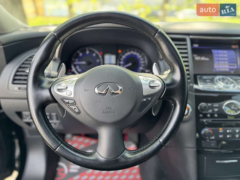 Позашляховик / Кросовер Infiniti QX70 2015 в Києві