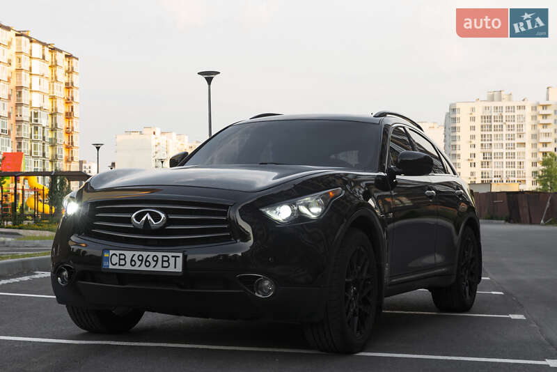 Внедорожник / Кроссовер Infiniti QX70 2015 в Чернигове