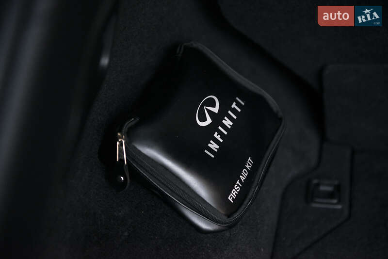 Внедорожник / Кроссовер Infiniti QX70 2015 в Чернигове