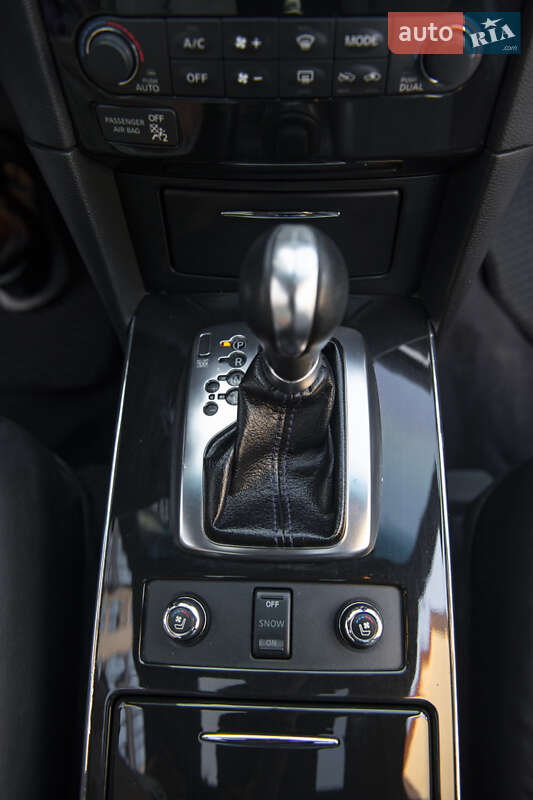 Внедорожник / Кроссовер Infiniti QX70 2015 в Чернигове