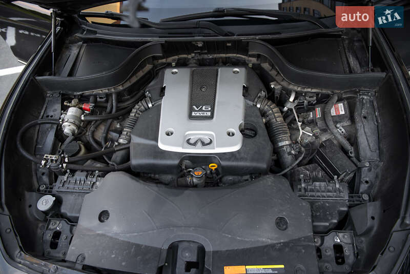 Внедорожник / Кроссовер Infiniti QX70 2015 в Чернигове