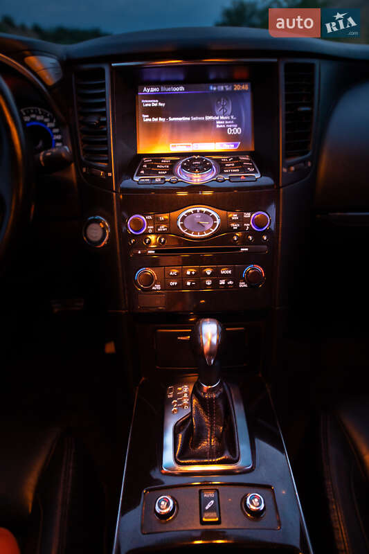 Внедорожник / Кроссовер Infiniti QX70 2016 в Одессе