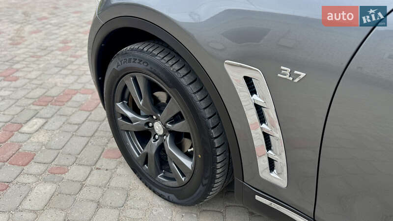 Позашляховик / Кросовер Infiniti QX70 2016 в Харкові