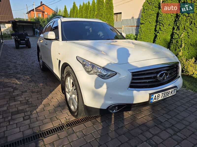 Внедорожник / Кроссовер Infiniti QX70 2014 в Виннице