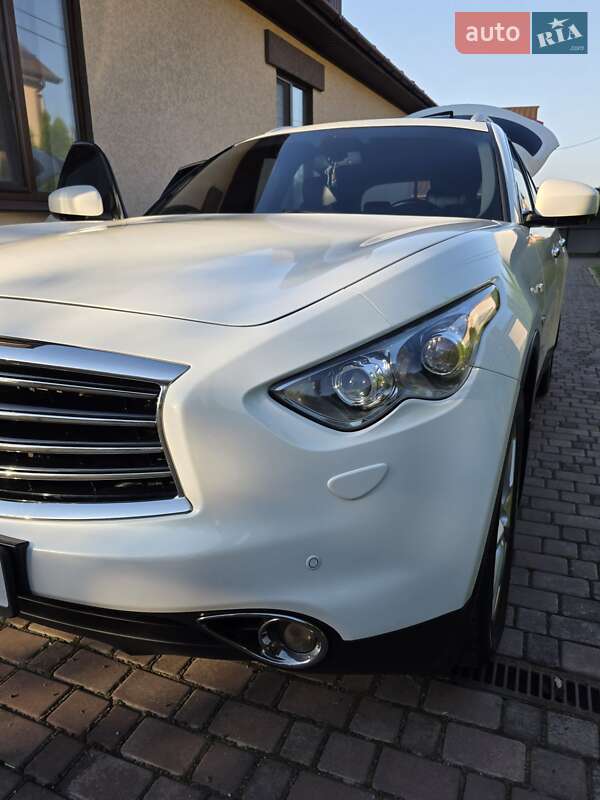 Внедорожник / Кроссовер Infiniti QX70 2014 в Виннице