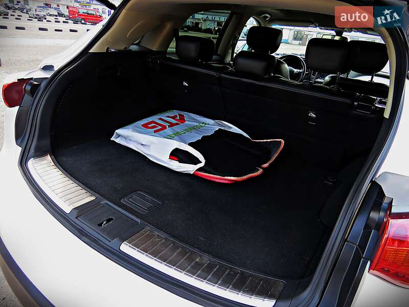 Внедорожник / Кроссовер Infiniti QX70 2013 в Черкассах
