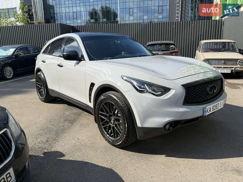 Внедорожник / Кроссовер Infiniti QX70 2017 в Киеве