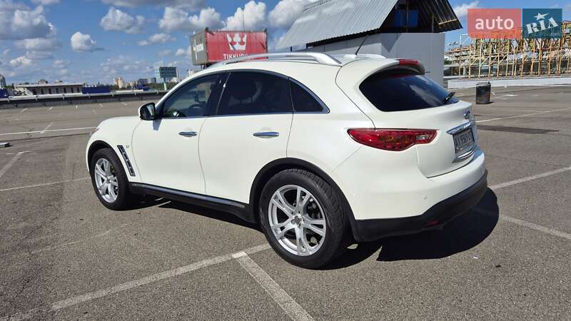Позашляховик / Кросовер Infiniti QX70 2016 в Києві