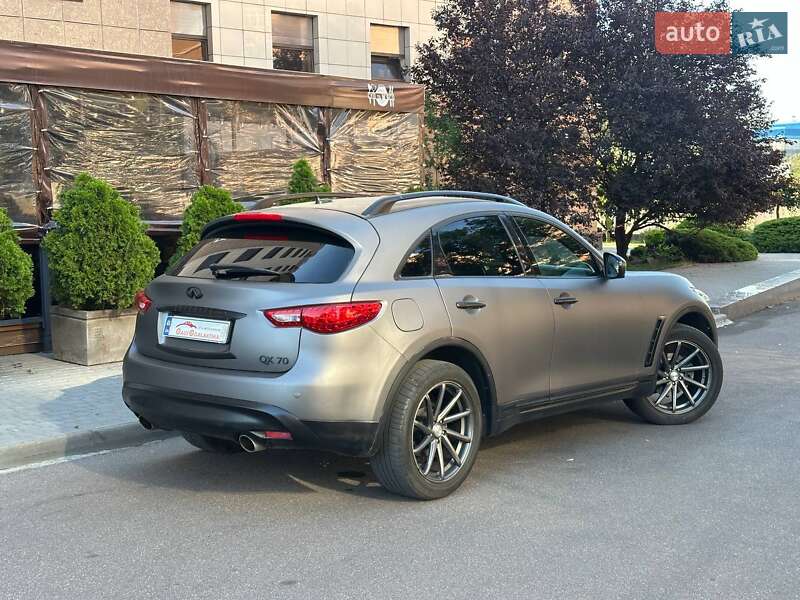 Внедорожник / Кроссовер Infiniti QX70 2015 в Одессе фото 12 Внедорожник / Кроссовер Infiniti QX70 2015 в Одессе