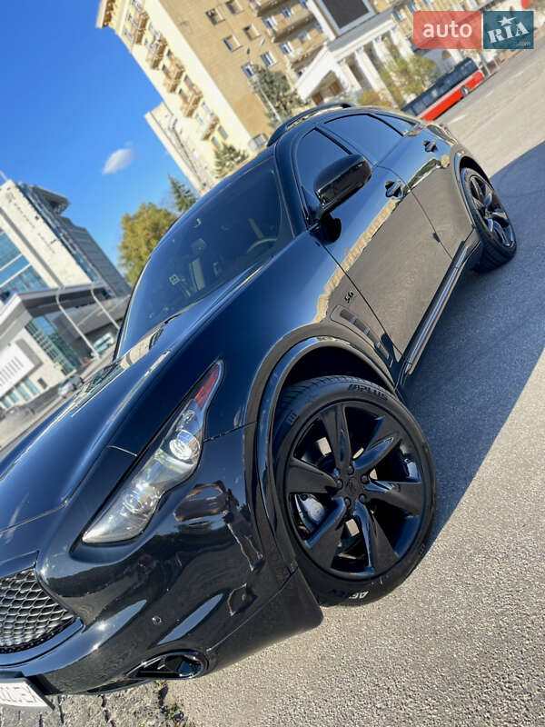 Внедорожник / Кроссовер Infiniti QX70 2013 в Харькове