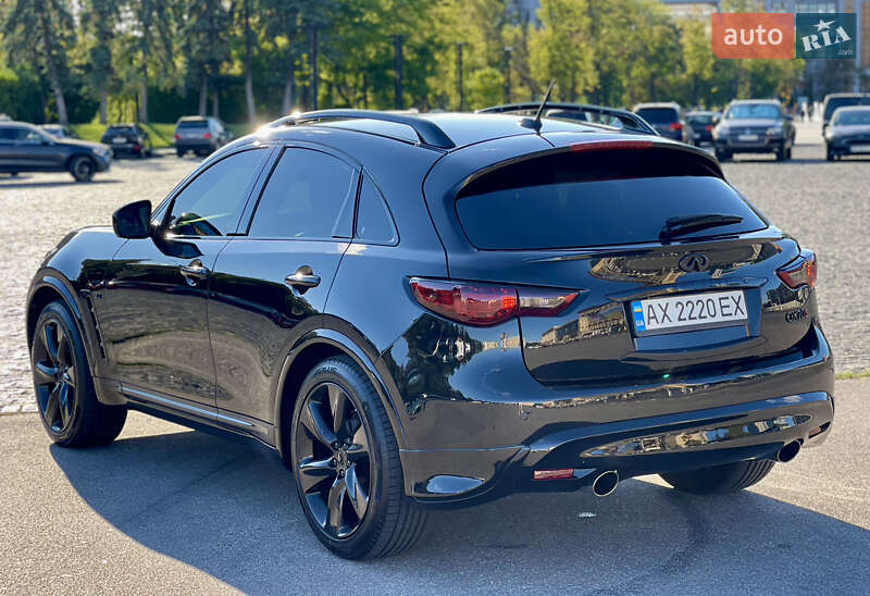 Внедорожник / Кроссовер Infiniti QX70 2013 в Харькове