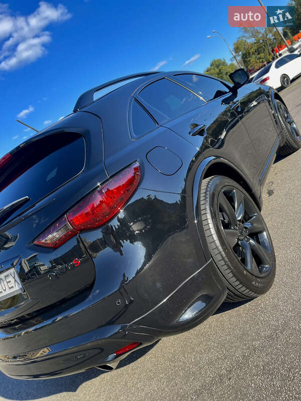 Внедорожник / Кроссовер Infiniti QX70 2013 в Харькове