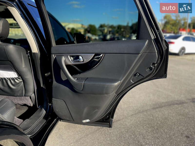 Внедорожник / Кроссовер Infiniti QX70 2013 в Харькове