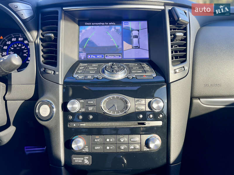 Внедорожник / Кроссовер Infiniti QX70 2013 в Харькове