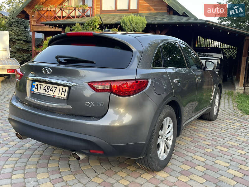 Внедорожник / Кроссовер Infiniti QX70 2017 в Коломые фото 10 Внедорожник / Кроссовер Infiniti QX70 2017 в Коломые