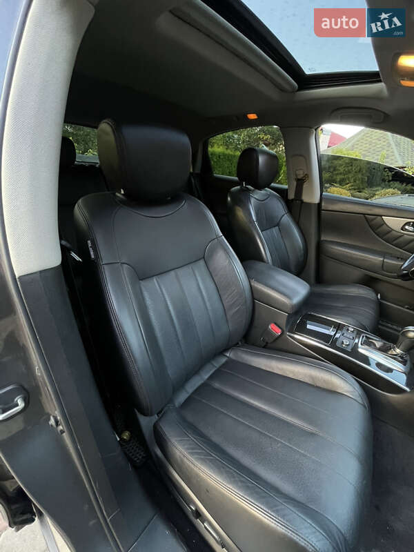 Внедорожник / Кроссовер Infiniti QX70 2017 в Коломые фото 18 Внедорожник / Кроссовер Infiniti QX70 2017 в Коломые