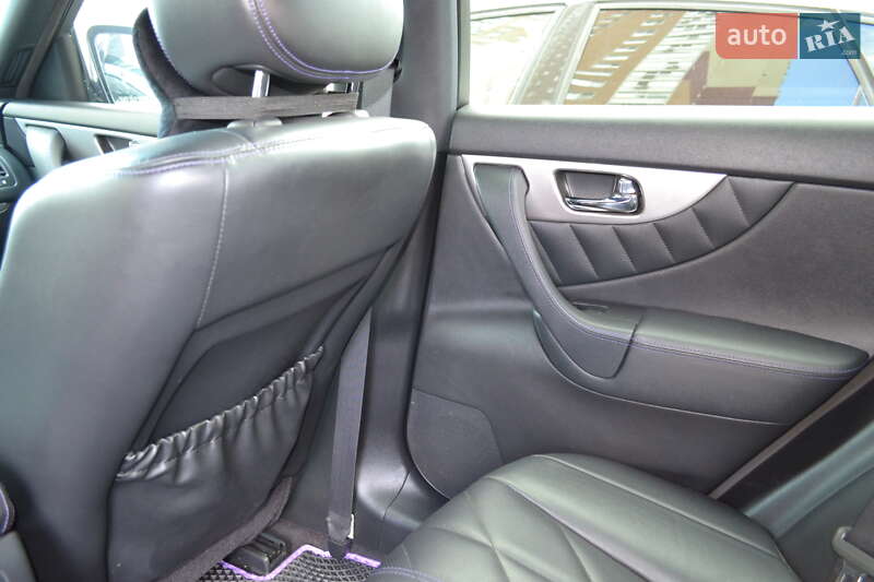 Внедорожник / Кроссовер Infiniti QX70 2014 в Киеве