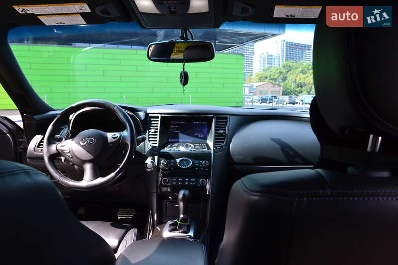 Внедорожник / Кроссовер Infiniti QX70 2014 в Киеве