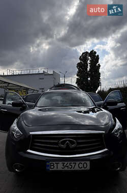 Внедорожник / Кроссовер Infiniti QX70 2013 в Вышгороде