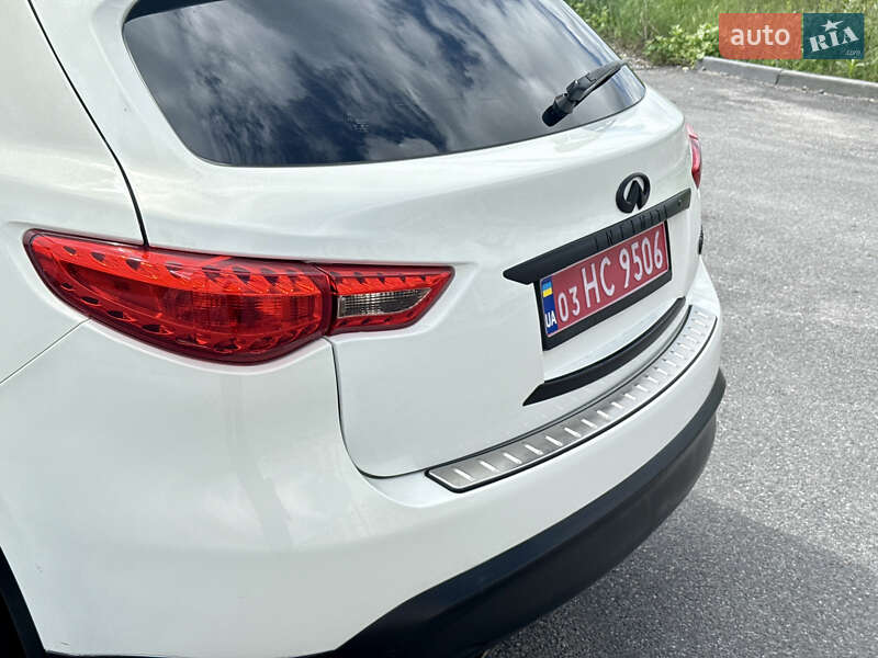 Внедорожник / Кроссовер Infiniti QX70 2016 в Виннице