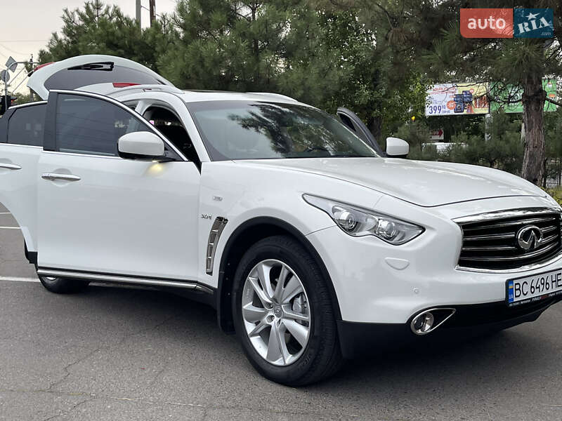 Внедорожник / Кроссовер Infiniti QX70 2015 в Одессе