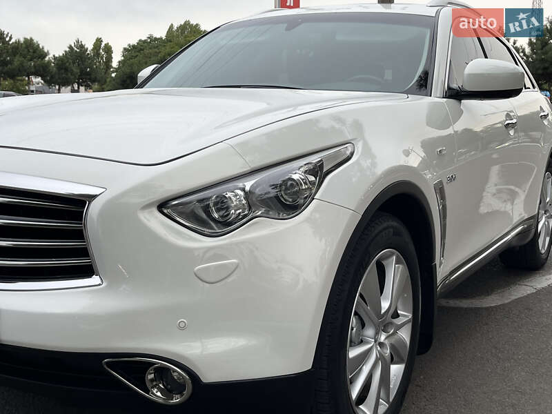Внедорожник / Кроссовер Infiniti QX70 2015 в Одессе