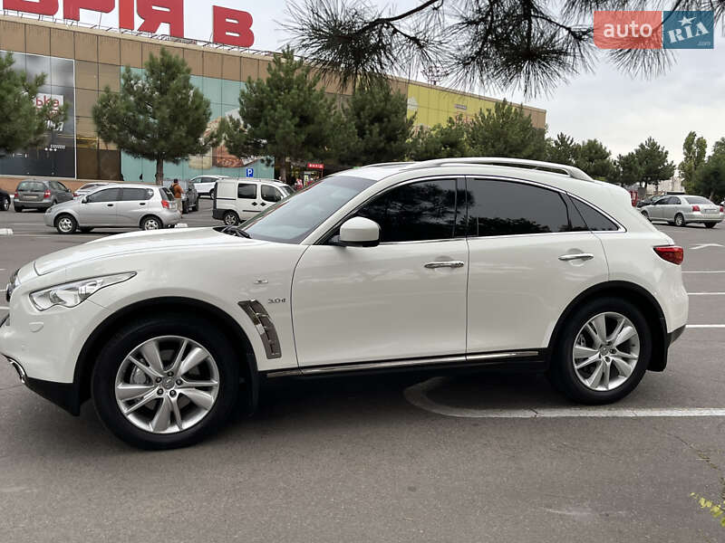 Внедорожник / Кроссовер Infiniti QX70 2015 в Одессе