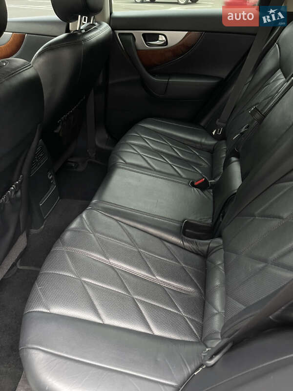 Внедорожник / Кроссовер Infiniti QX70 2015 в Одессе