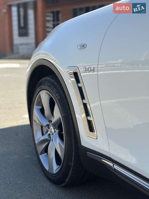 Внедорожник / Кроссовер Infiniti QX70 2014 в Броварах