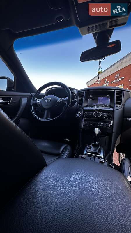 Внедорожник / Кроссовер Infiniti QX70 2014 в Броварах