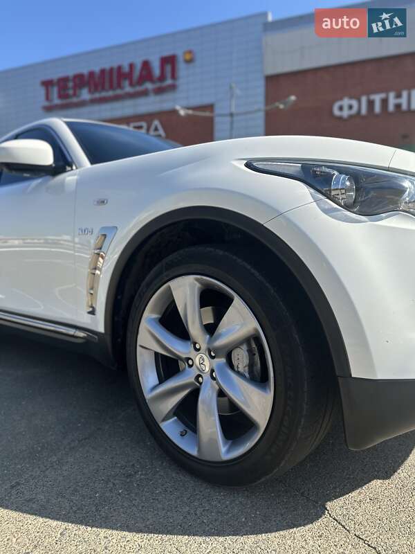 Внедорожник / Кроссовер Infiniti QX70 2014 в Броварах