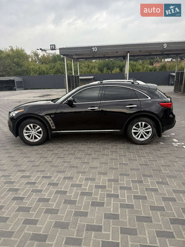 Внедорожник / Кроссовер Infiniti QX70 2016 в Харькове