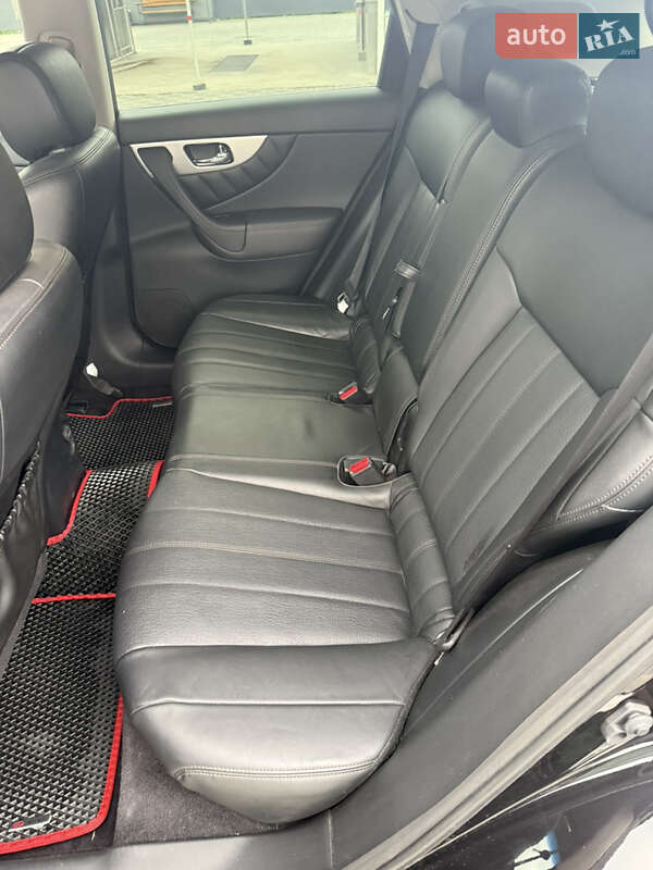 Внедорожник / Кроссовер Infiniti QX70 2016 в Харькове