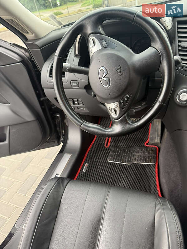 Внедорожник / Кроссовер Infiniti QX70 2016 в Харькове