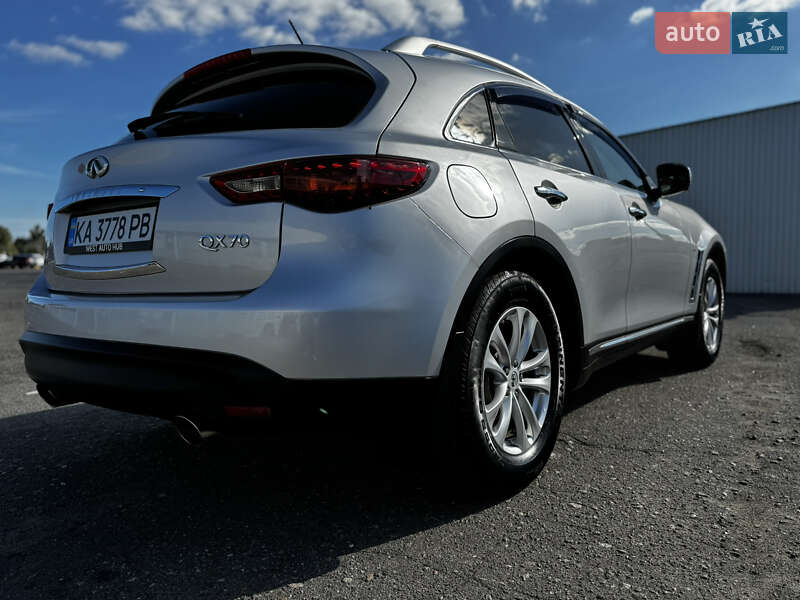 Внедорожник / Кроссовер Infiniti QX70 2013 в Киеве фото 4 Внедорожник / Кроссовер Infiniti QX70 2013 в Киеве
