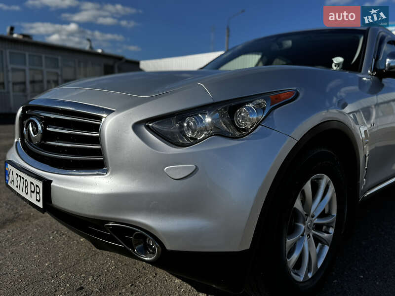Внедорожник / Кроссовер Infiniti QX70 2013 в Киеве фото 11 Внедорожник / Кроссовер Infiniti QX70 2013 в Киеве