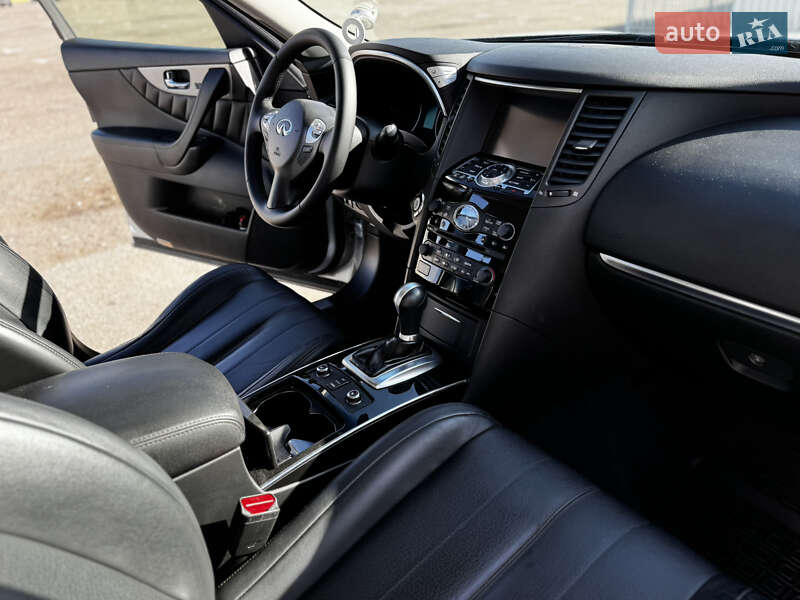 Внедорожник / Кроссовер Infiniti QX70 2013 в Киеве фото 36 Внедорожник / Кроссовер Infiniti QX70 2013 в Киеве
