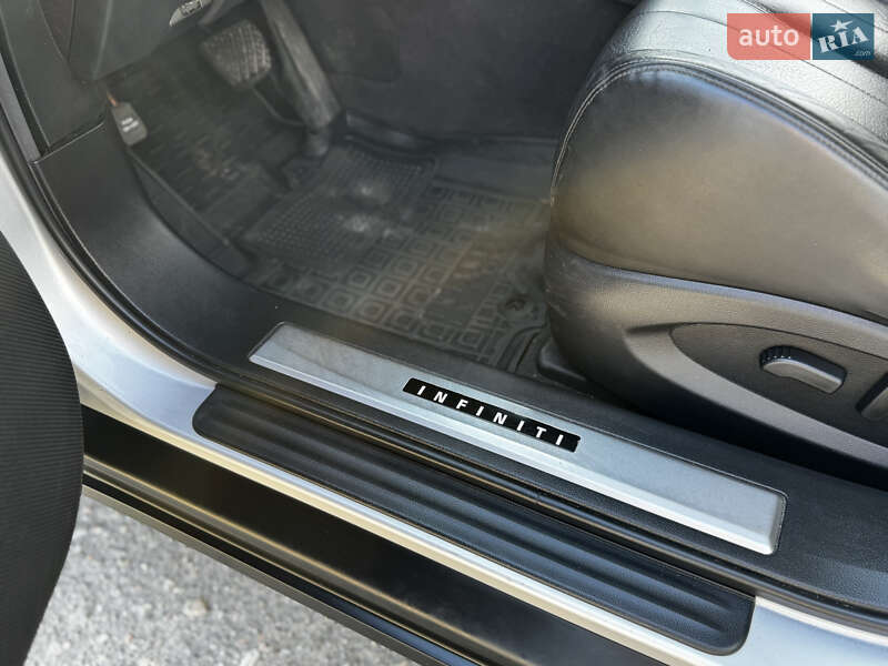 Внедорожник / Кроссовер Infiniti QX70 2013 в Киеве фото 42 Внедорожник / Кроссовер Infiniti QX70 2013 в Киеве