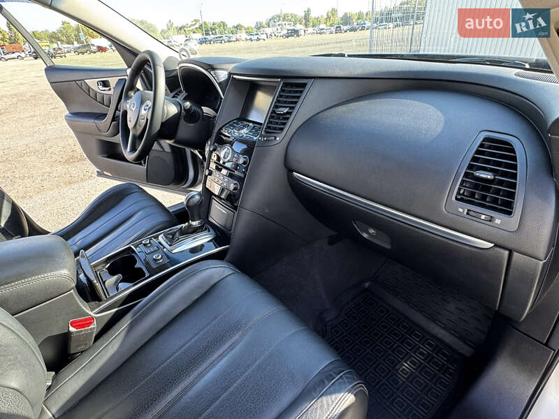 Внедорожник / Кроссовер Infiniti QX70 2013 в Киеве фото 45 Внедорожник / Кроссовер Infiniti QX70 2013 в Киеве