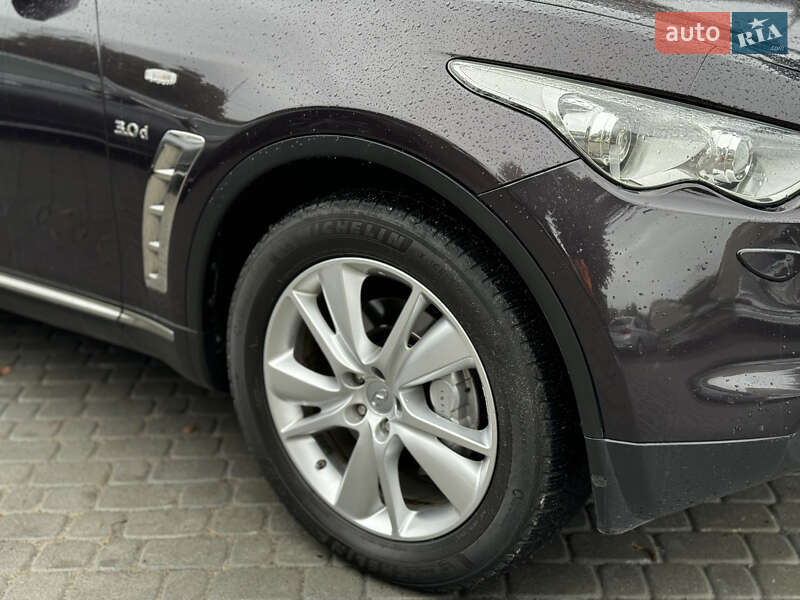 Позашляховик / Кросовер Infiniti QX70 2013 в Вінниці