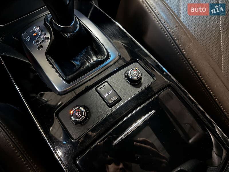 Позашляховик / Кросовер Infiniti QX70 2014 в Києві