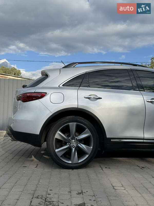 Внедорожник / Кроссовер Infiniti QX70 2013 в Ивано-Франковске