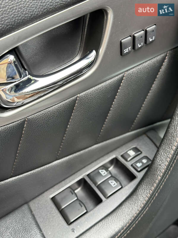 Внедорожник / Кроссовер Infiniti QX70 2013 в Ивано-Франковске