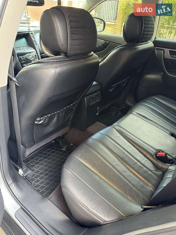 Внедорожник / Кроссовер Infiniti QX70 2013 в Ивано-Франковске