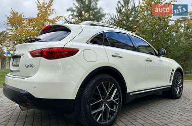 Позашляховик / Кросовер Infiniti QX70 2016 в 
