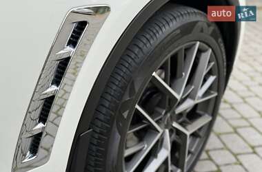 Позашляховик / Кросовер Infiniti QX70 2016 в 