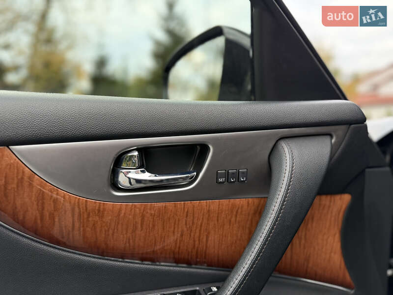 Внедорожник / Кроссовер Infiniti QX70 2016 в Львове фото 23 Внедорожник / Кроссовер Infiniti QX70 2016 в Львове