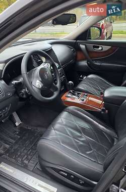 Позашляховик / Кросовер Infiniti QX70 2013 в  фото 6 Позашляховик / Кросовер Infiniti QX70 2013 в